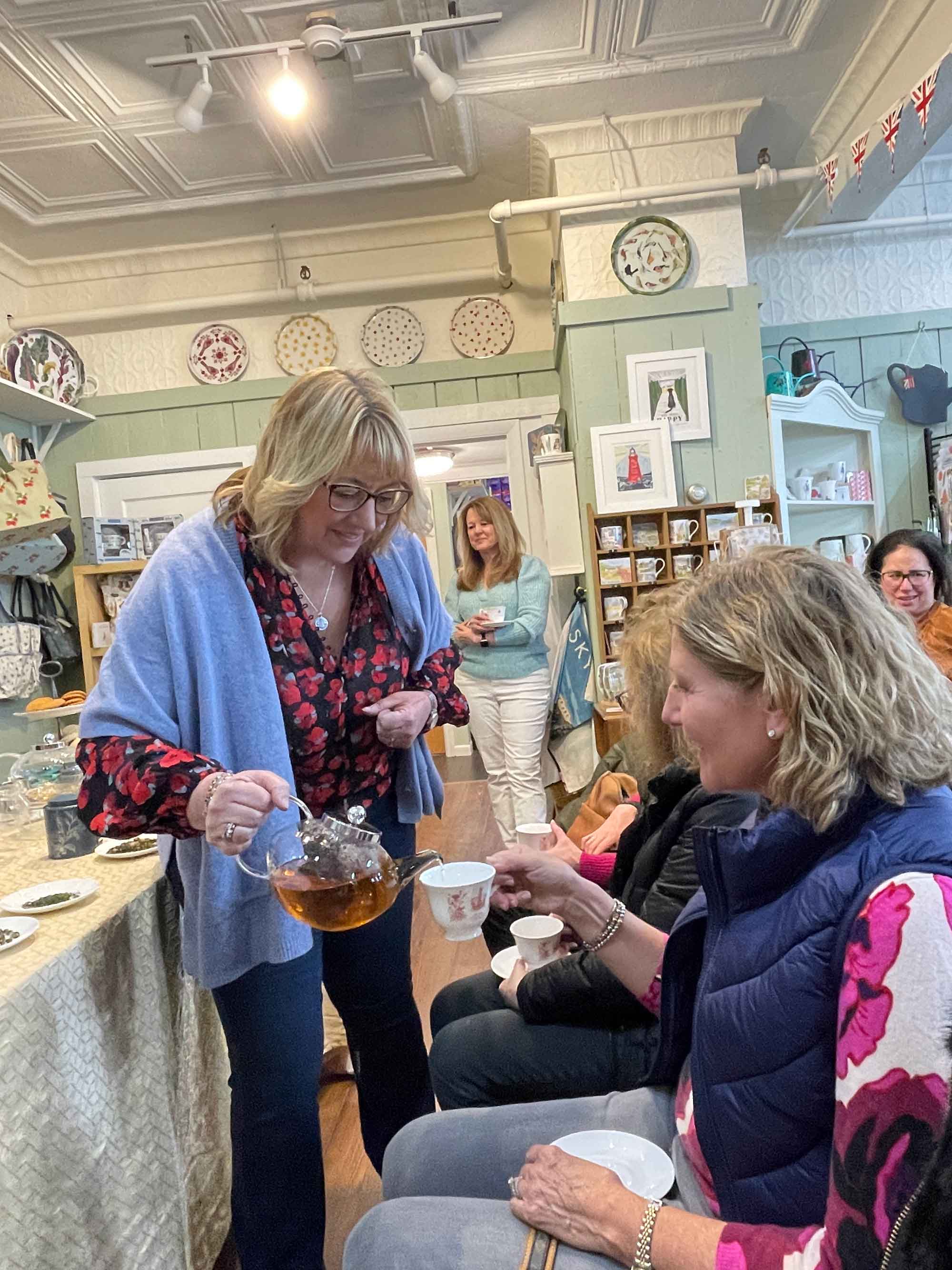 Lucinda-Serves-Eager-Students-at-a-Master-Class-on-Brewing-Tea.jpg