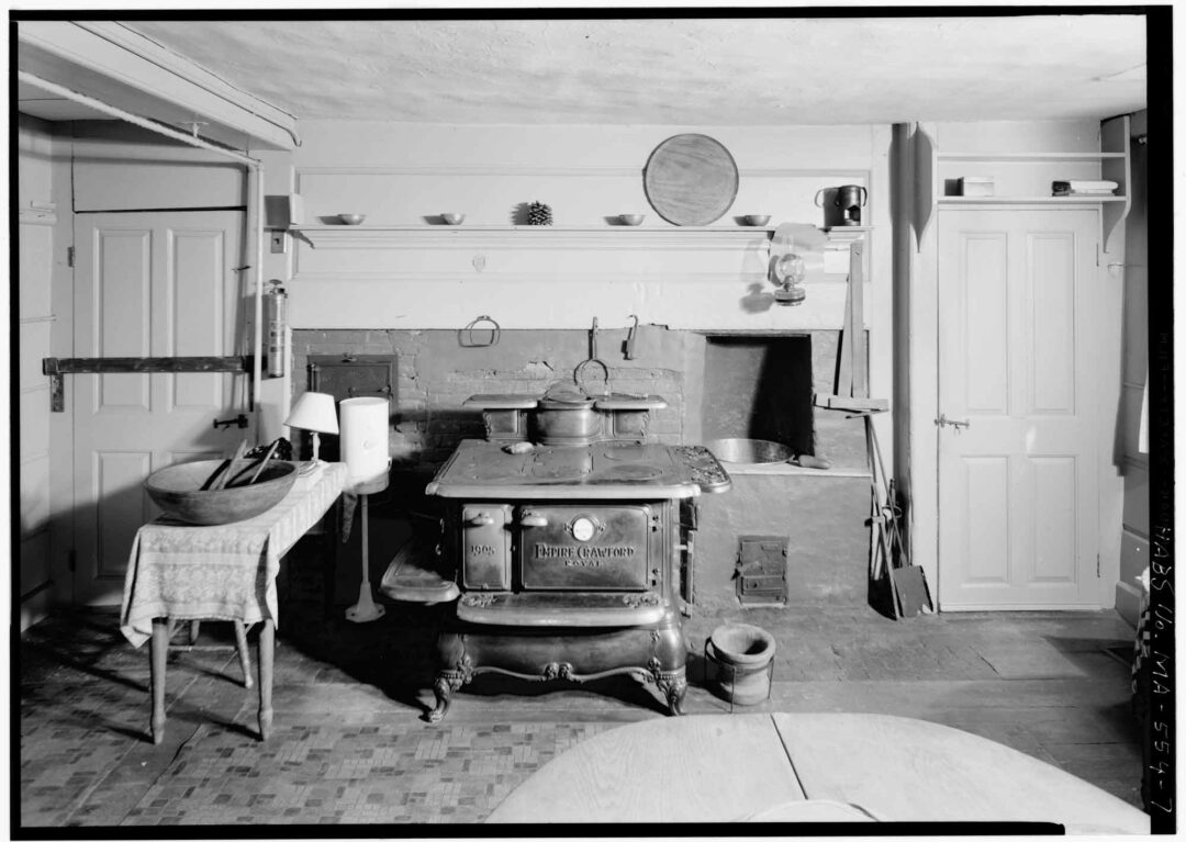 Kitchen-of-the-Old-Manse.jpg